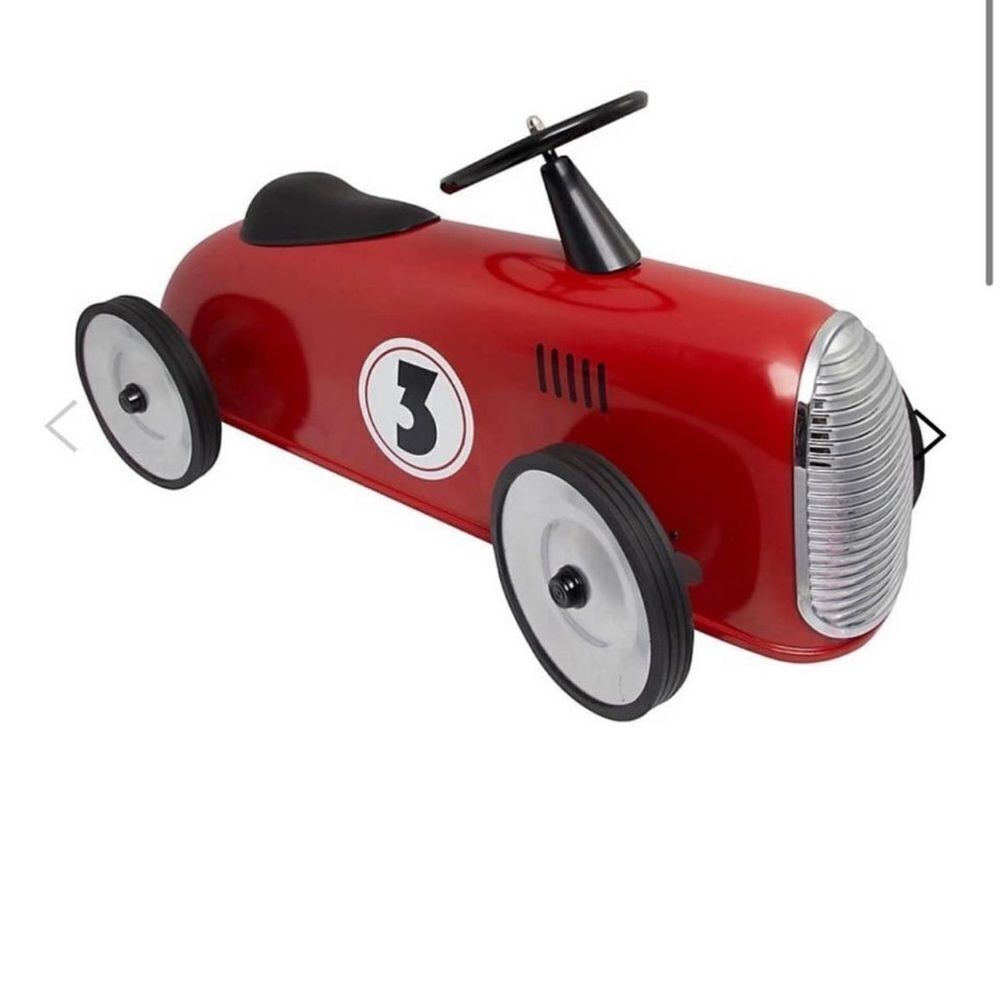 FAO Schwarz
Ride-On Retro Roadster. NEW.